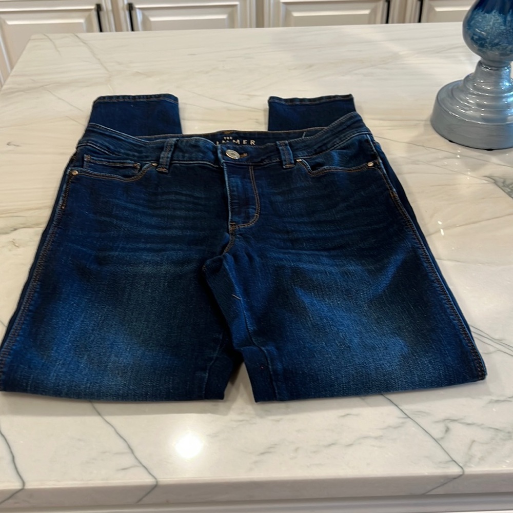 WHBM The Skimmer Jeans with Decorative Buttons at the Legs.